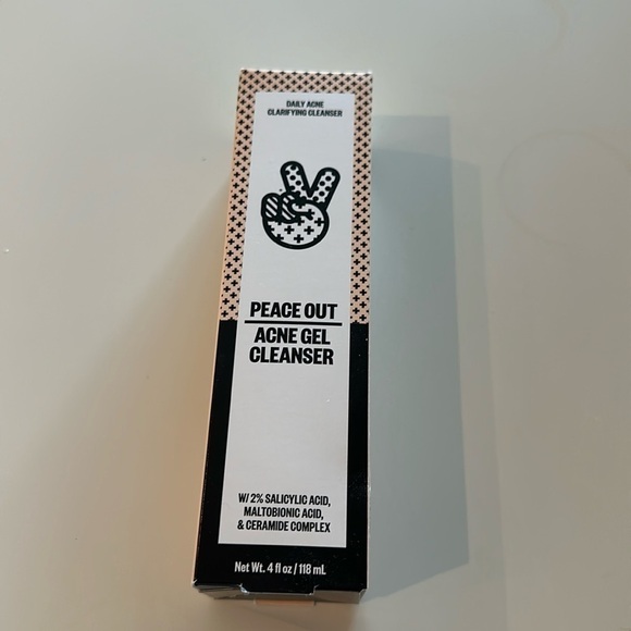 Peace Out Acne Gel Cleanser - Picture 2 of 3